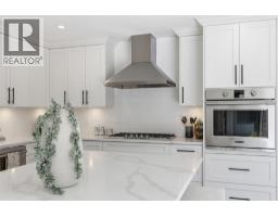2pc Bathroom - 2298 Balfour Court, Kamloops, BC V1S1H5 Photo 7