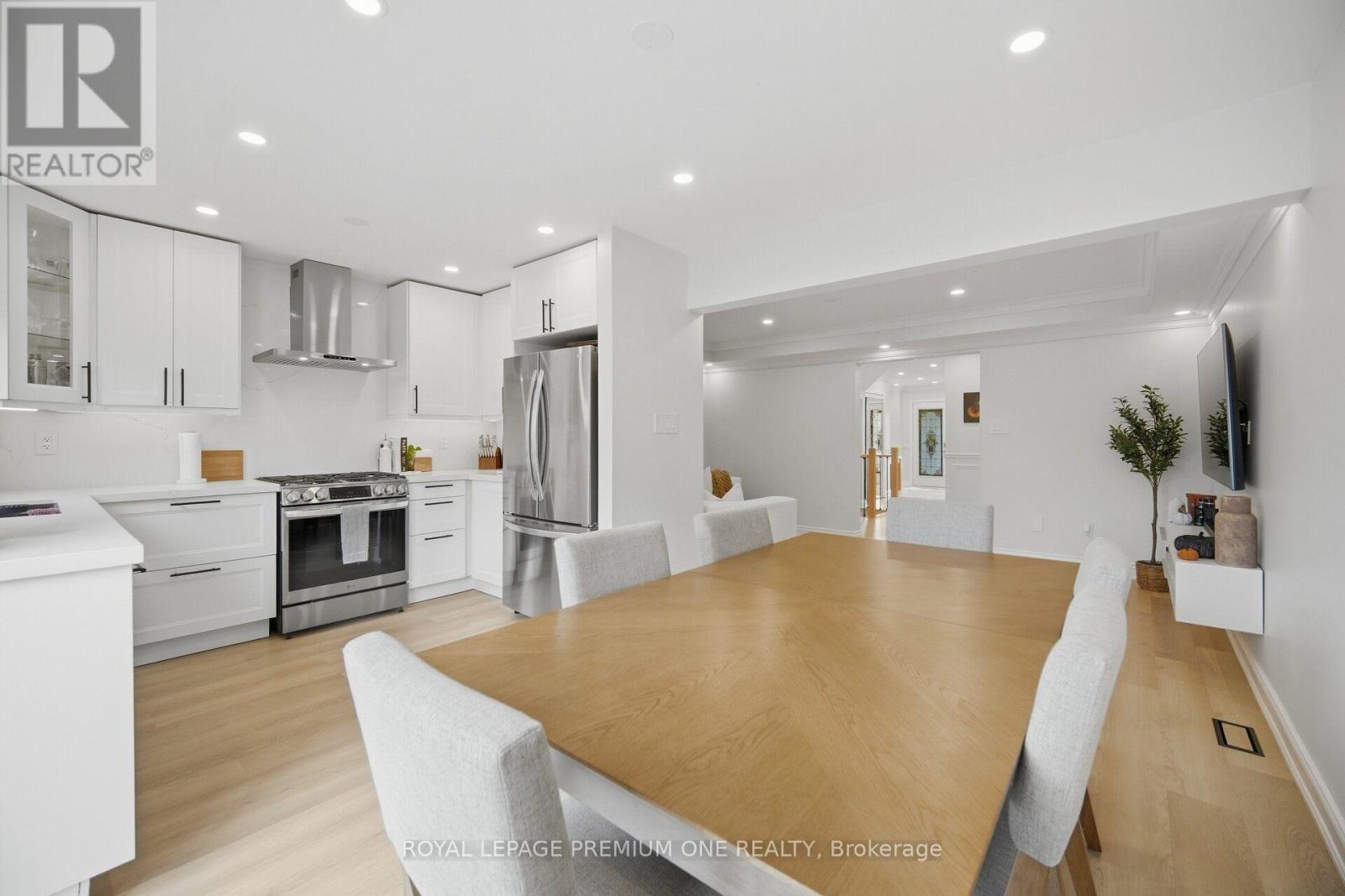169 Venice Gate Drive, Vaughan, ON photo 12
