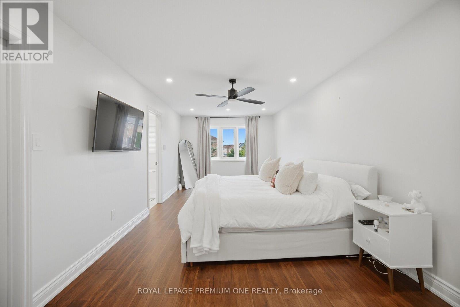 169 VENICE GATE DRIVE - 21