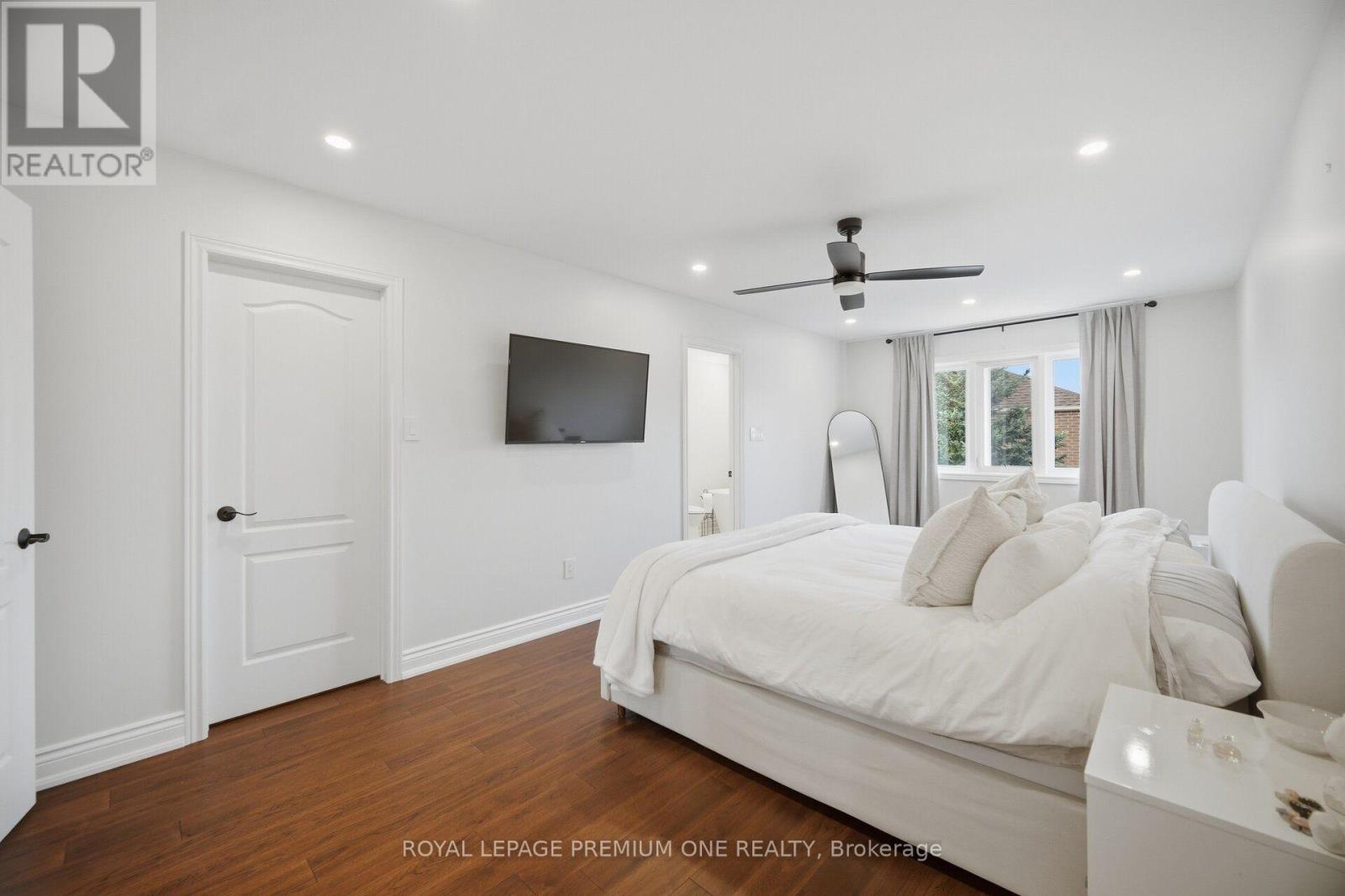 169 VENICE GATE DRIVE - 22