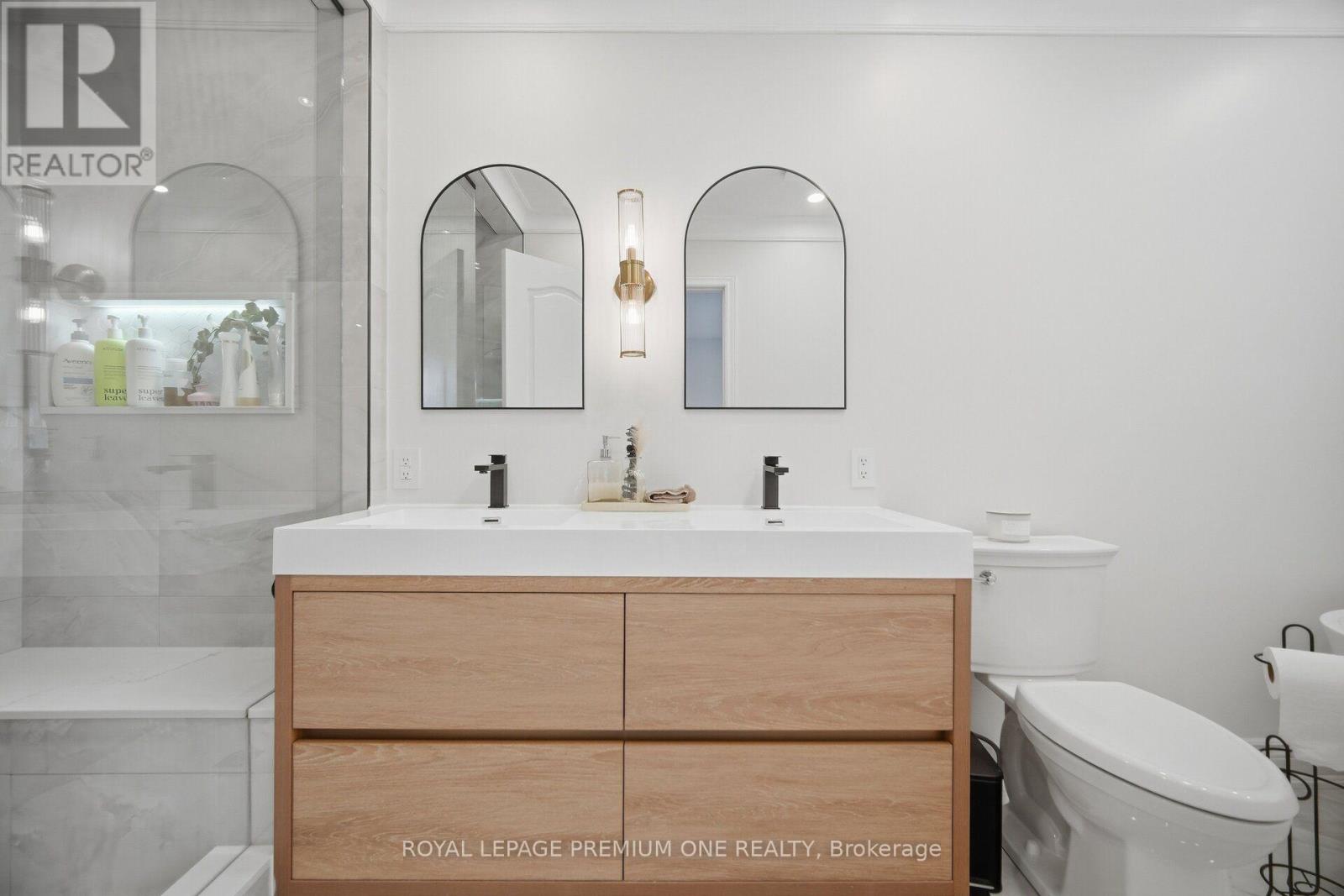 169 VENICE GATE DRIVE - 24