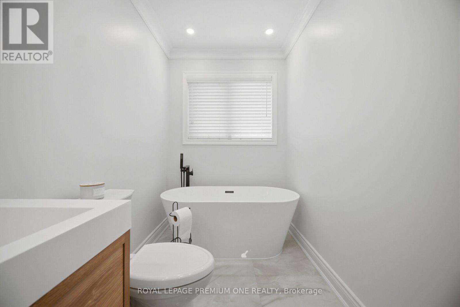 169 VENICE GATE DRIVE - 26