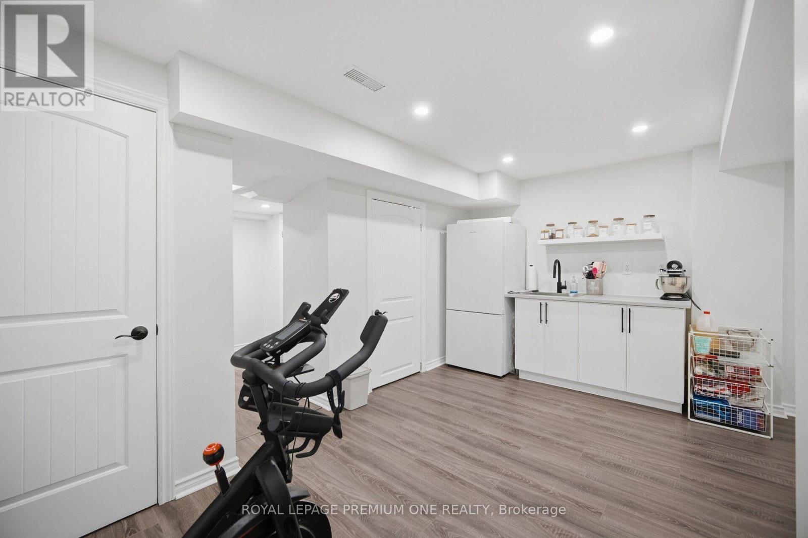169 VENICE GATE DRIVE - 36