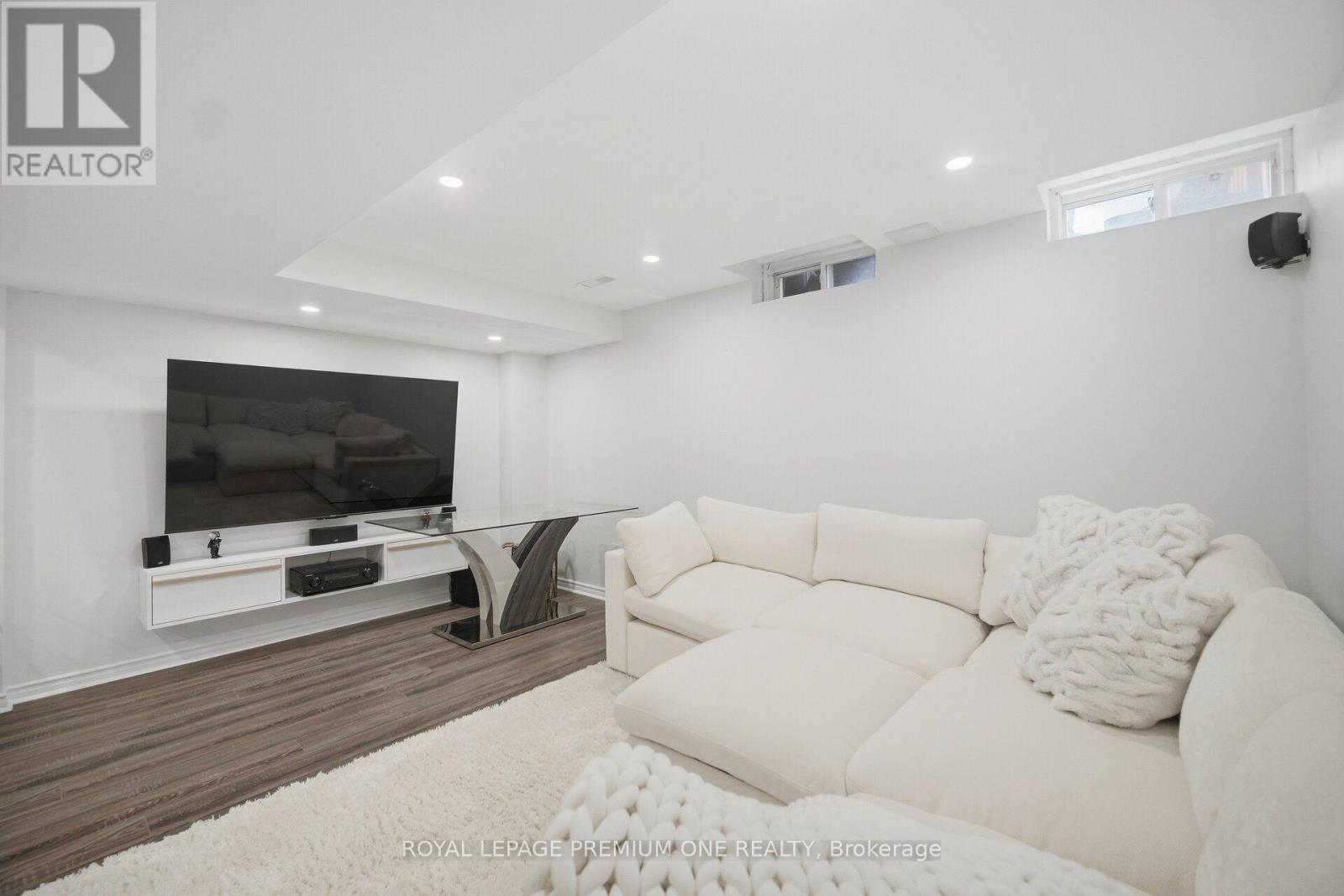 169 Venice Gate Drive, Vaughan, ON photo 39