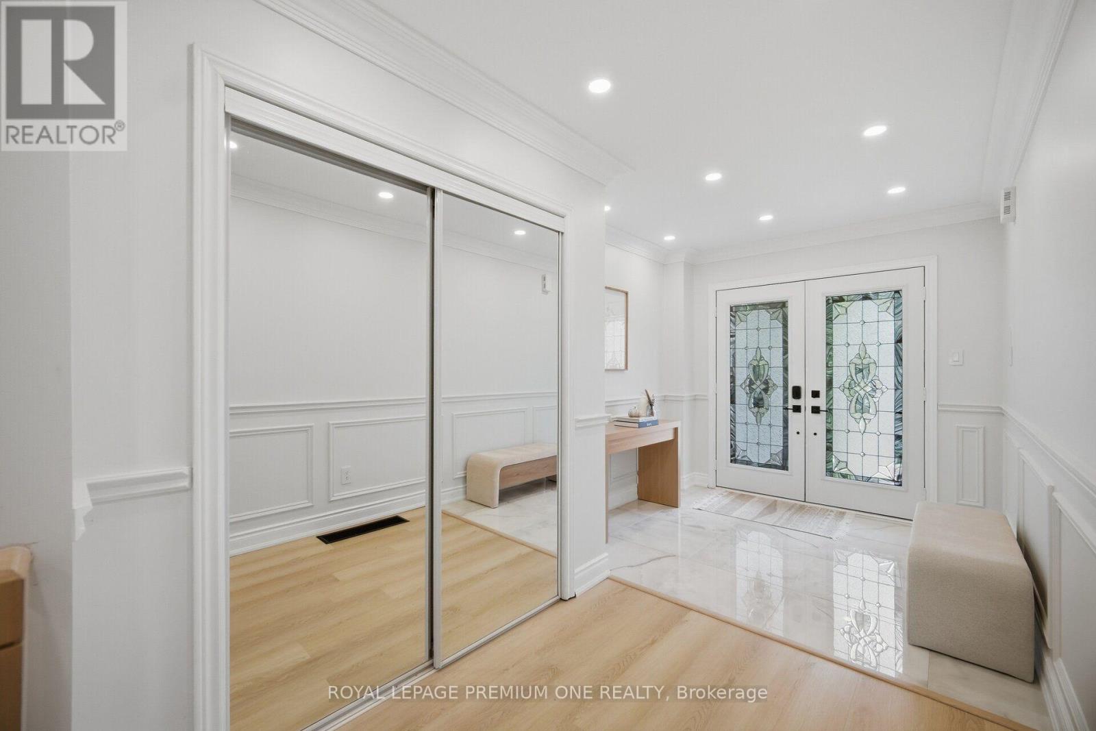 169 VENICE GATE DRIVE - 6