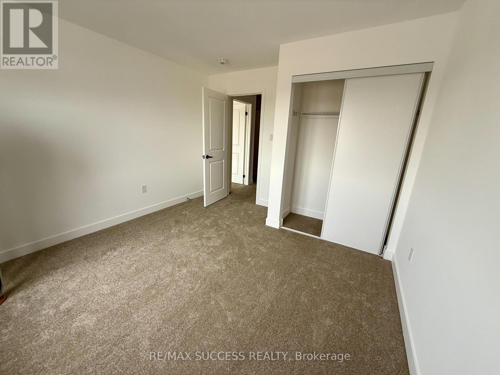 95 FLAN Boulevard, Barrie photo 21