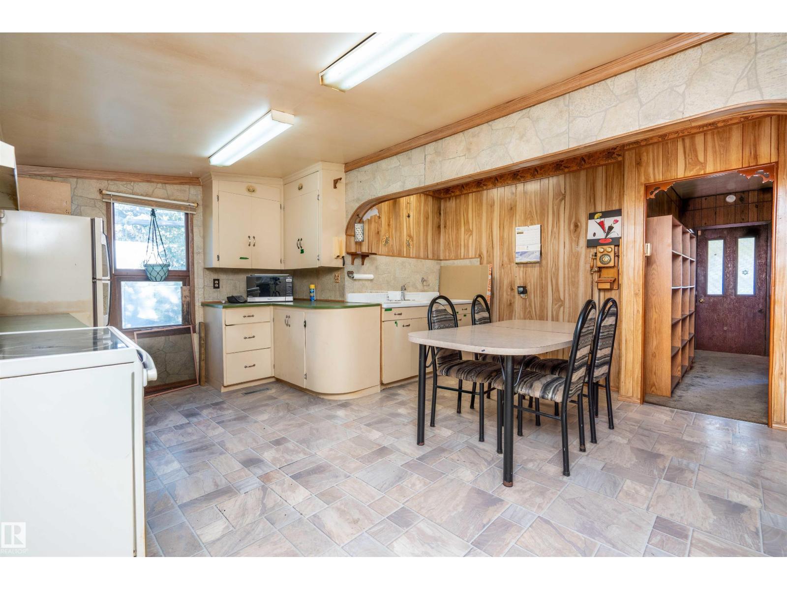 5208 51ST ST - Image 6