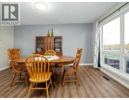 786 Isabel, Pincher Creek, AB T0K1W0 Photo 14