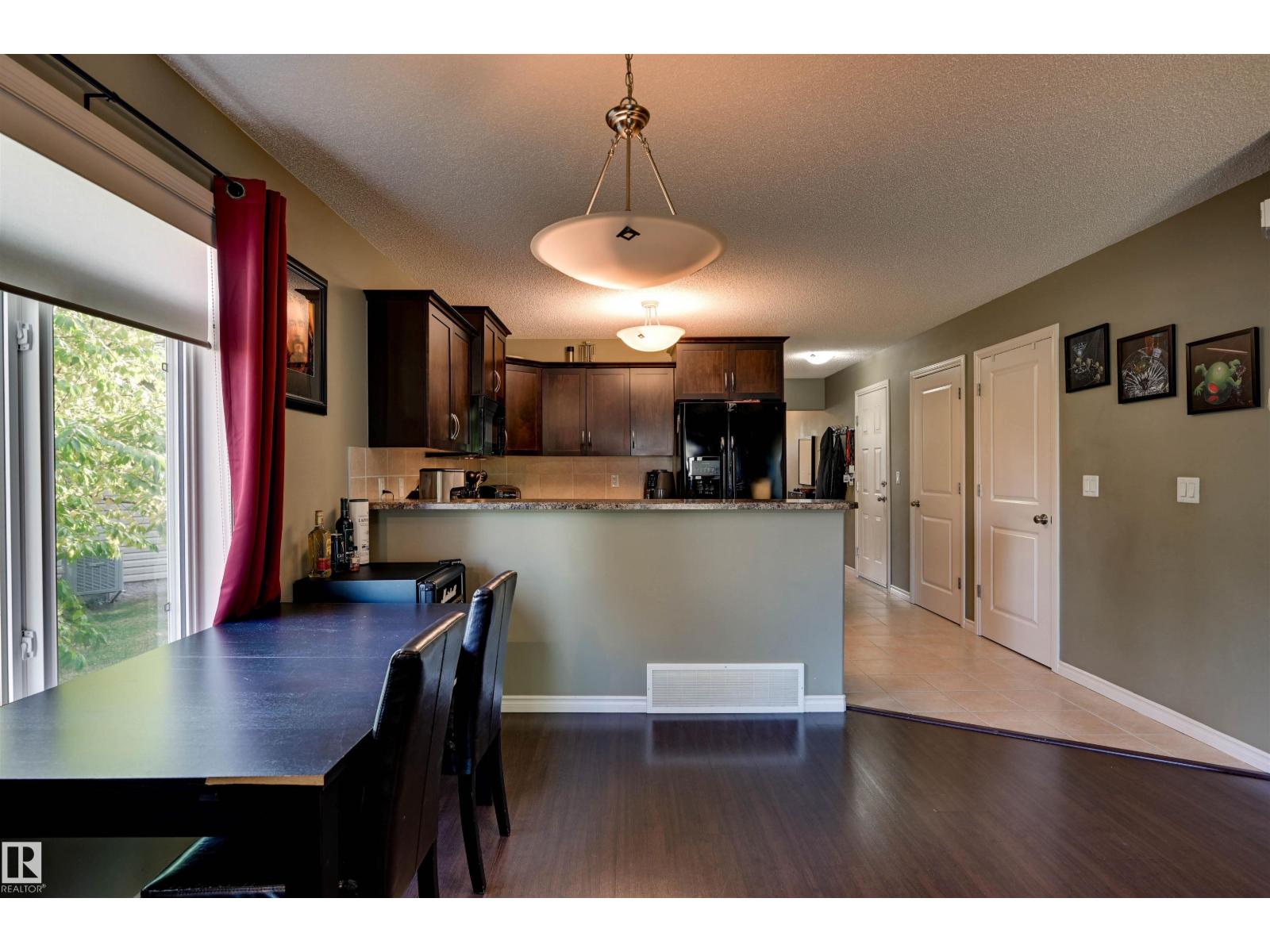 #49 10 WOODCREST LN - 12