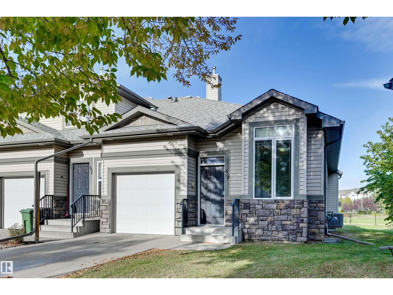 #49 10 WOODCREST LN - 25