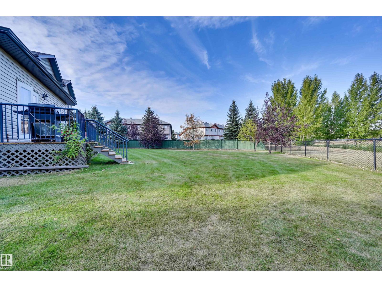 #49 10 WOODCREST LN - 28