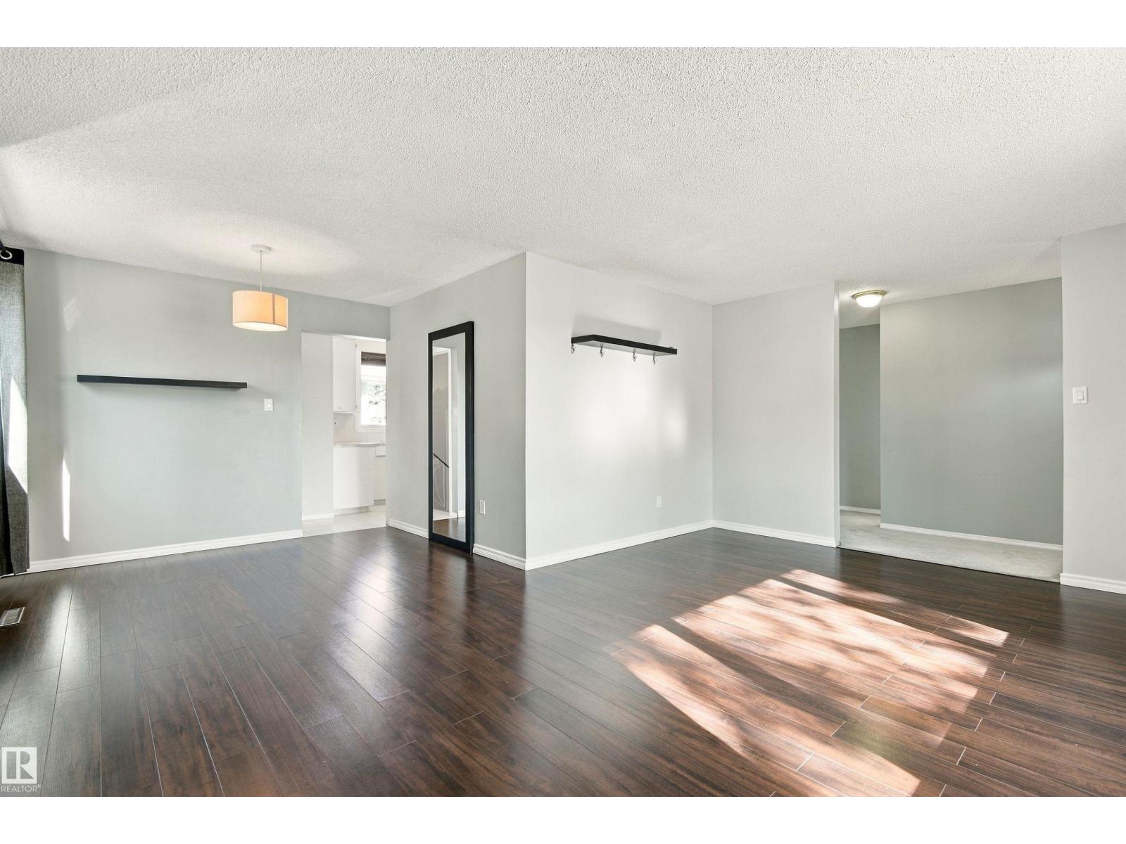 6116 148 AV NW - 7