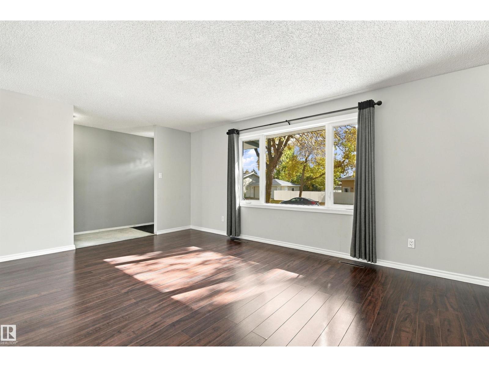 6116 148 AV NW - 8