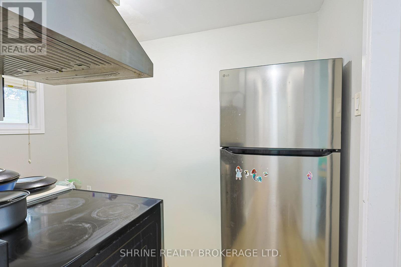 321 SALISBURY STREET - Image 23