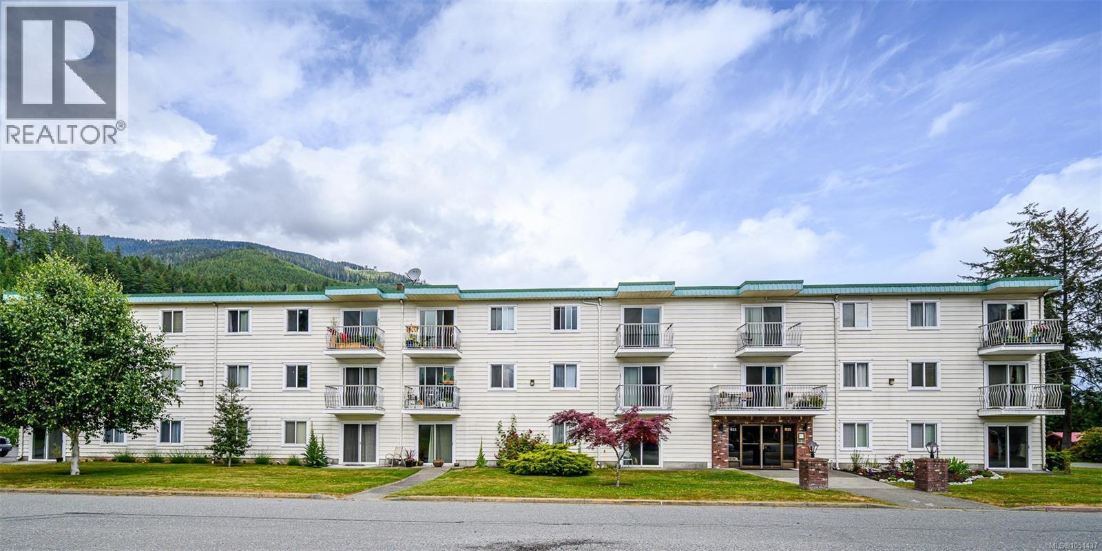 #107 611 MacMillan Dr - 3