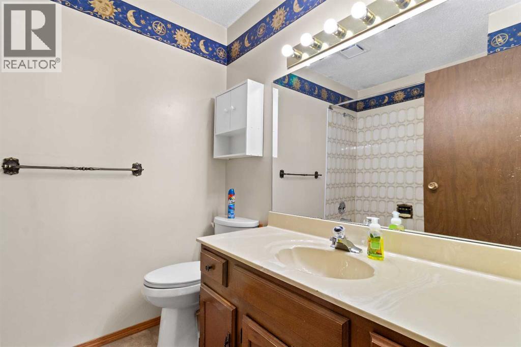 Listing photo – 610 8 Street N, Three Hills