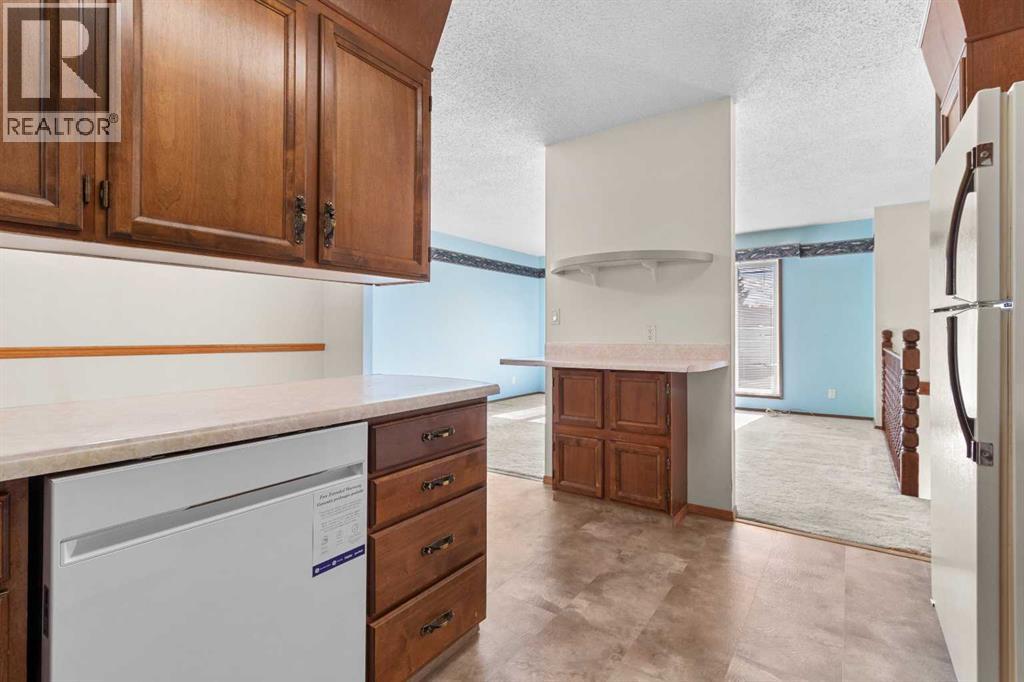 Listing photo – 610 8 Street N, Three Hills