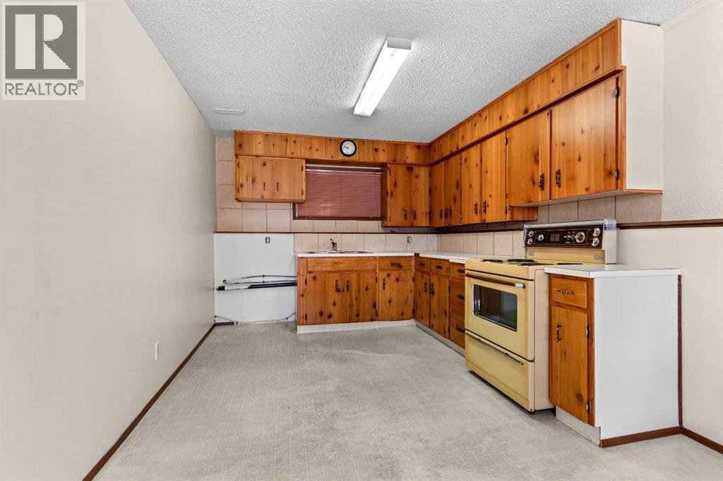 610 8 Street N - 22