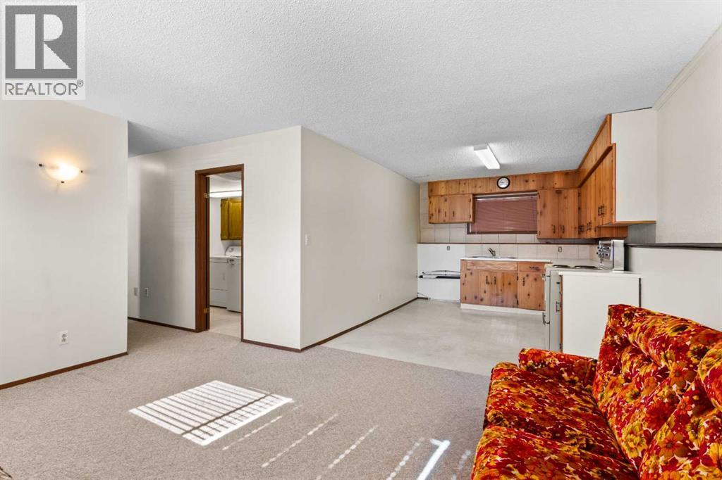 Listing photo – 610 8 Street N, Three Hills