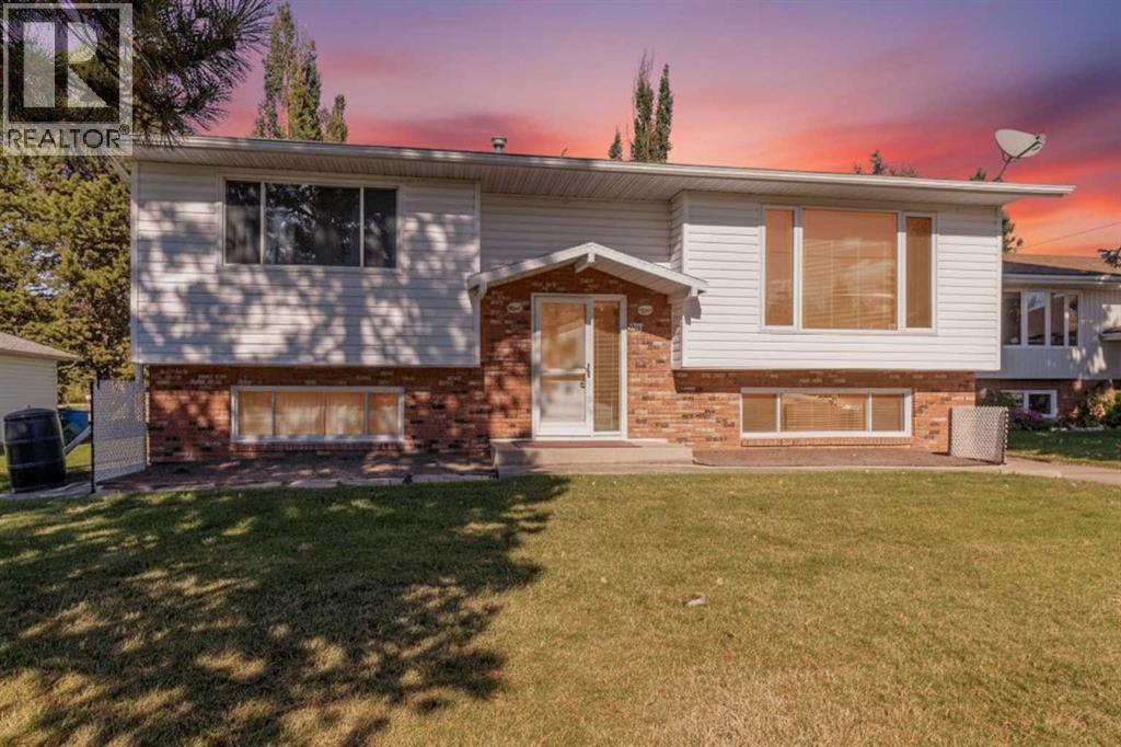 Listing photo – 610 8 Street N, Three Hills