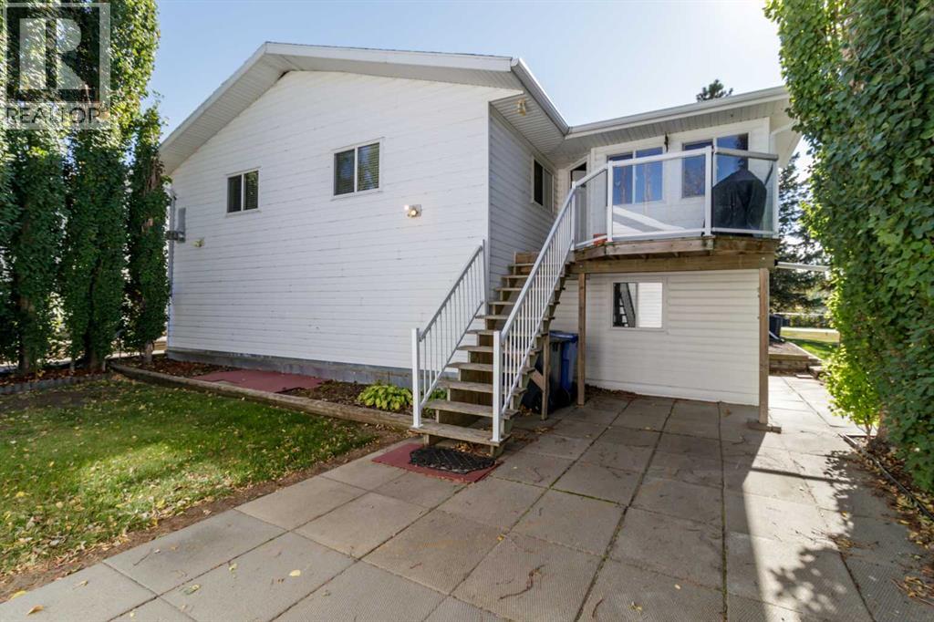 Listing photo – 610 8 Street N, Three Hills