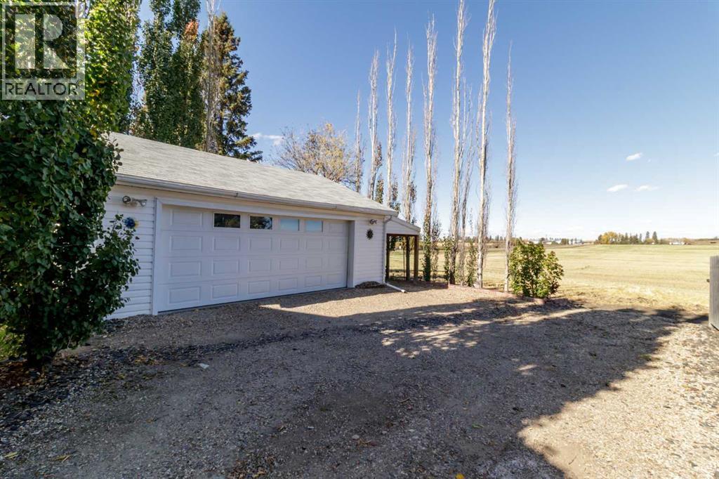 Listing photo – 610 8 Street N, Three Hills