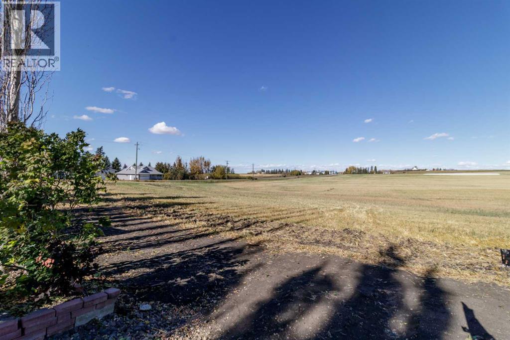 Listing photo – 610 8 Street N, Three Hills