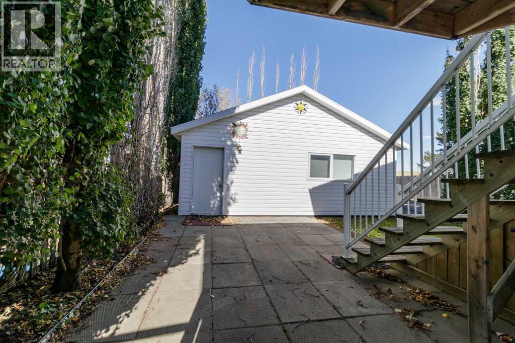 Listing photo – 610 8 Street N, Three Hills