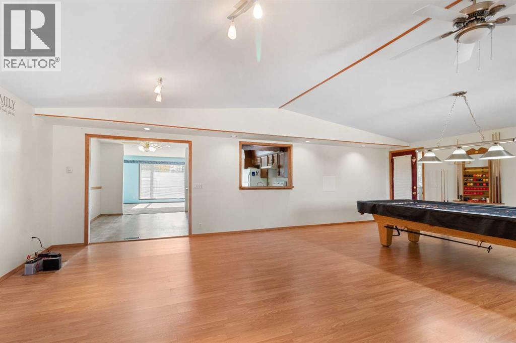 Listing photo – 610 8 Street N, Three Hills