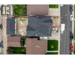 617 24 Avenue NE - photo 8