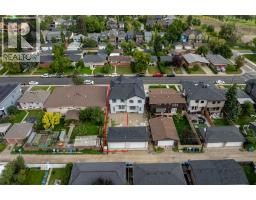 617 24 Avenue NE - photo 9
