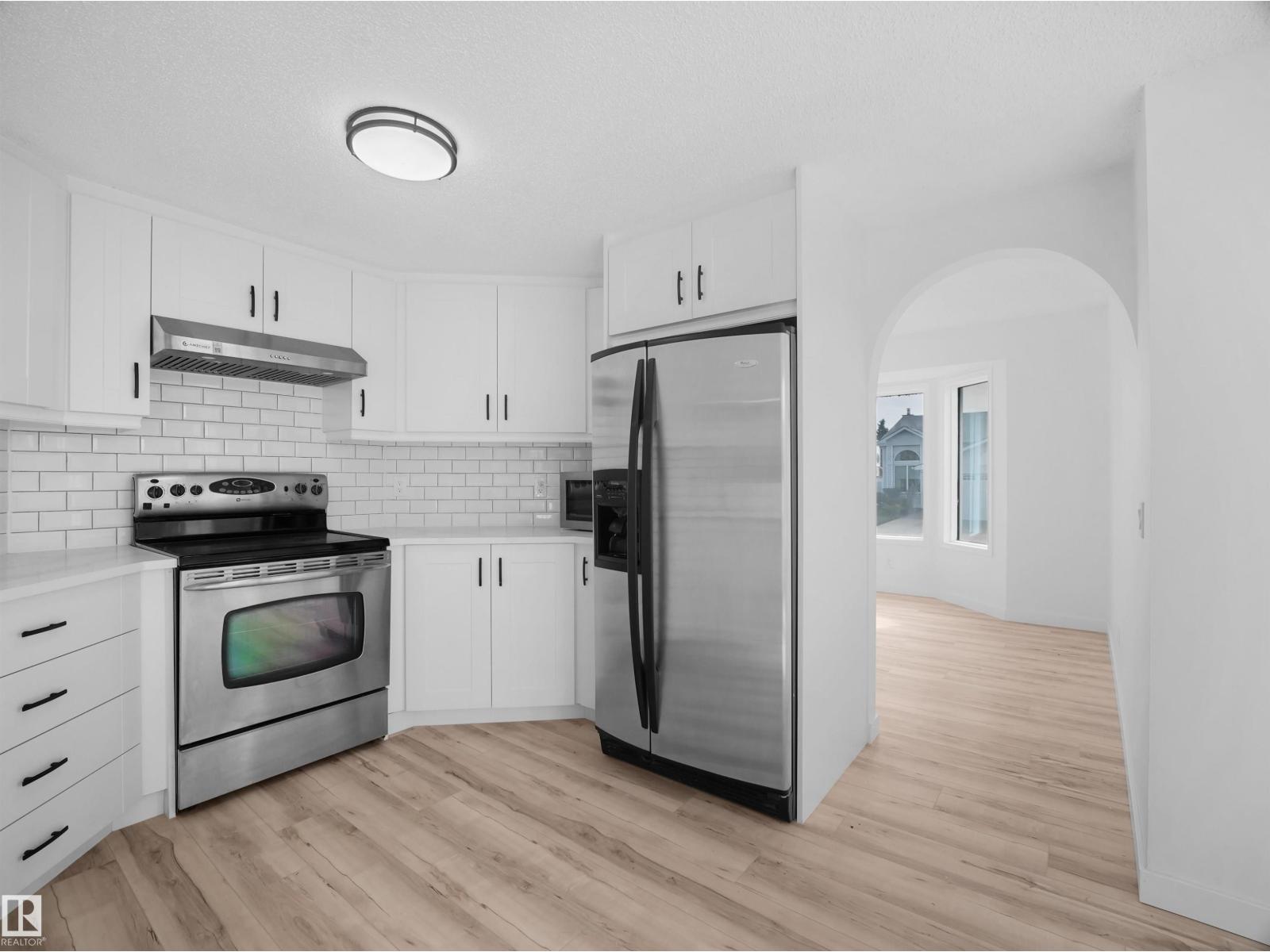 4103 28 AV NW - 12