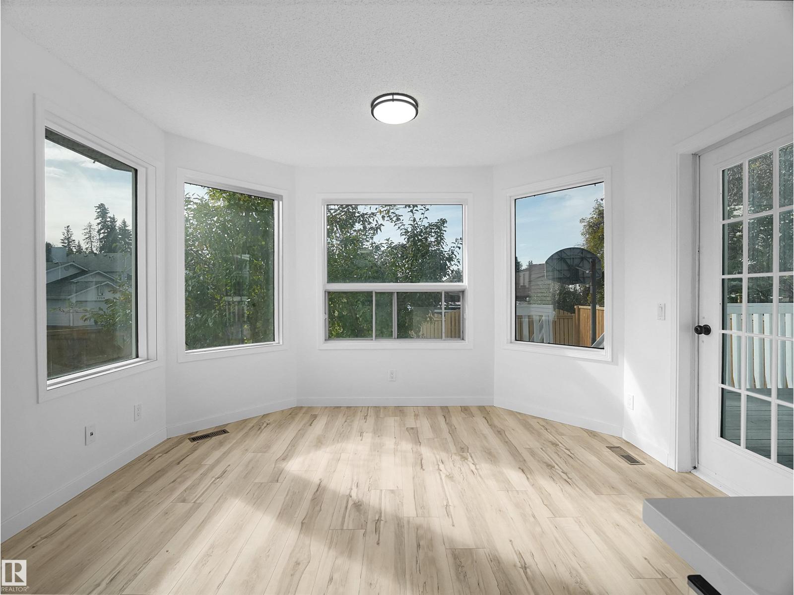 4103 28 AV NW - 16