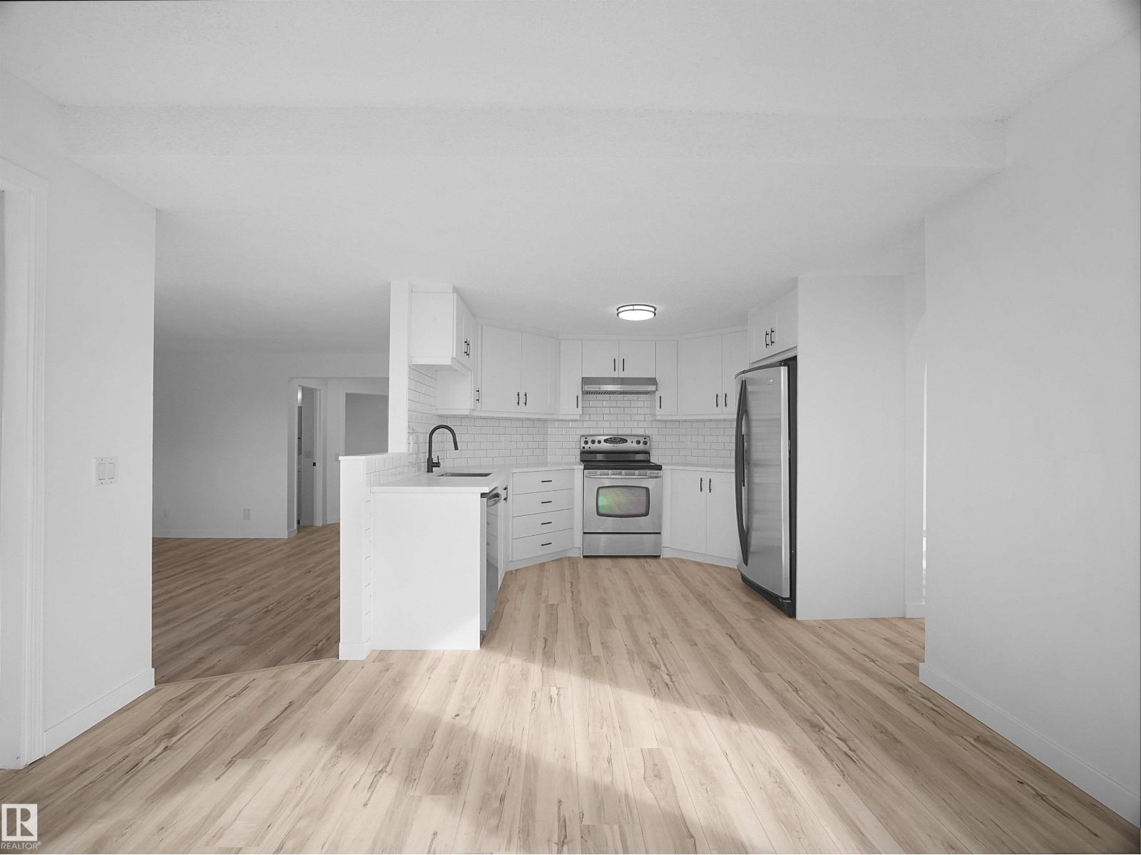 4103 28 AV NW - 17