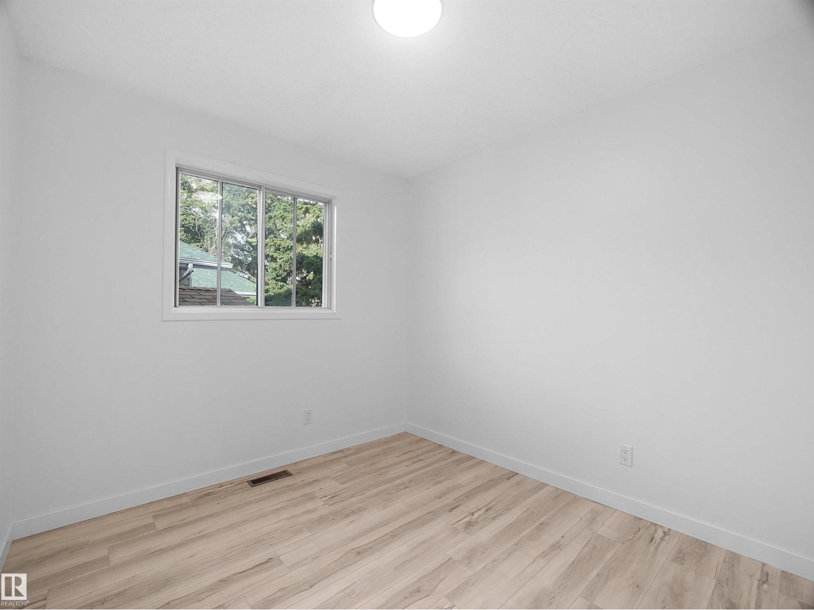 4103 28 AV NW - 22