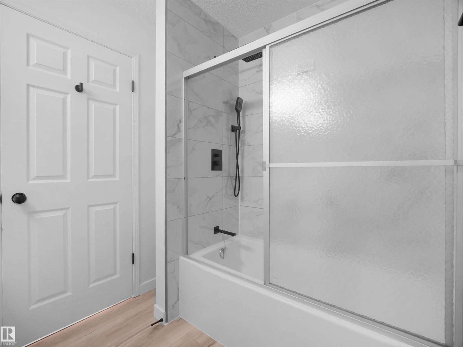 4103 28 AV NW - 31