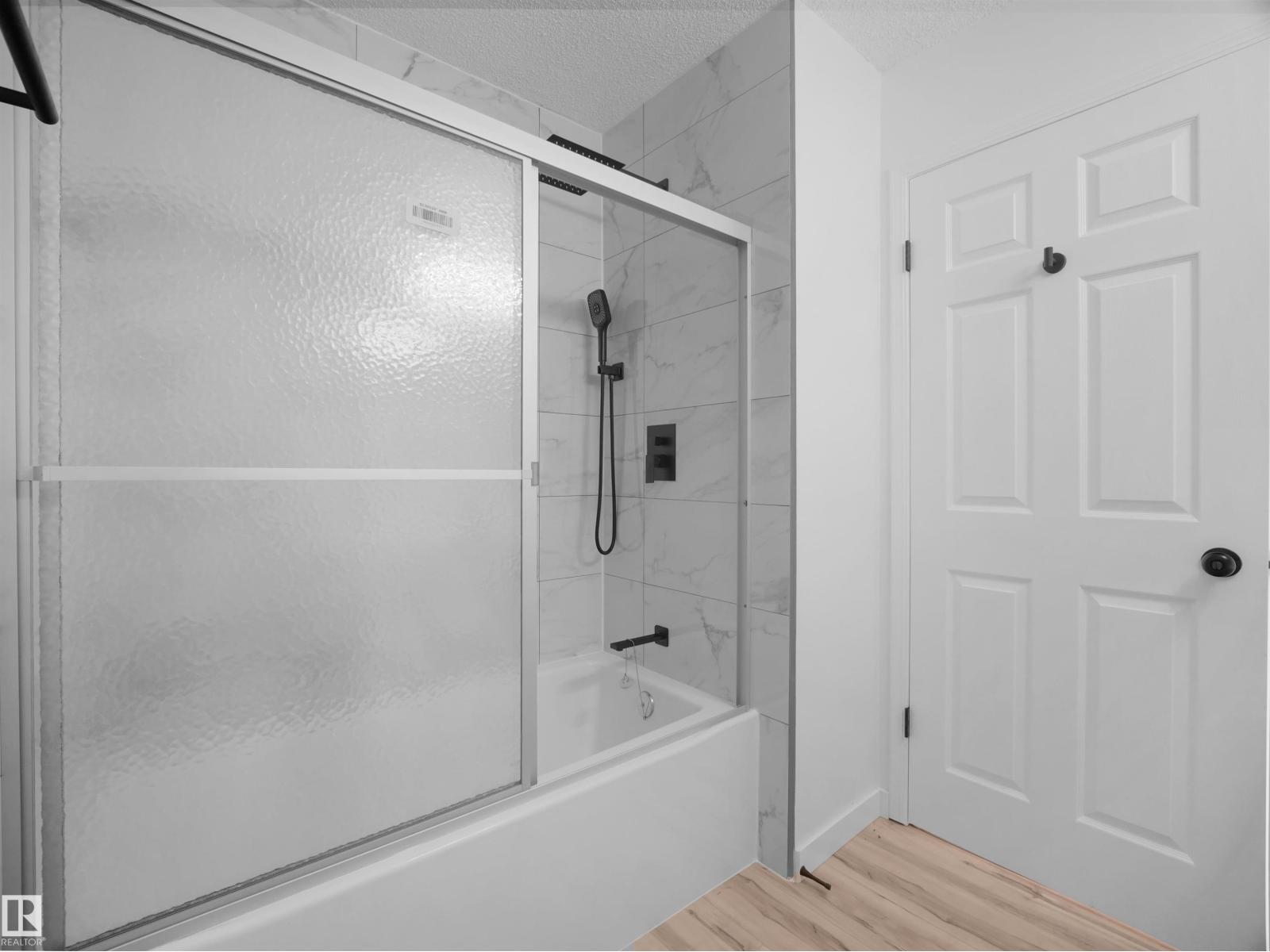 4103 28 AV NW - 33