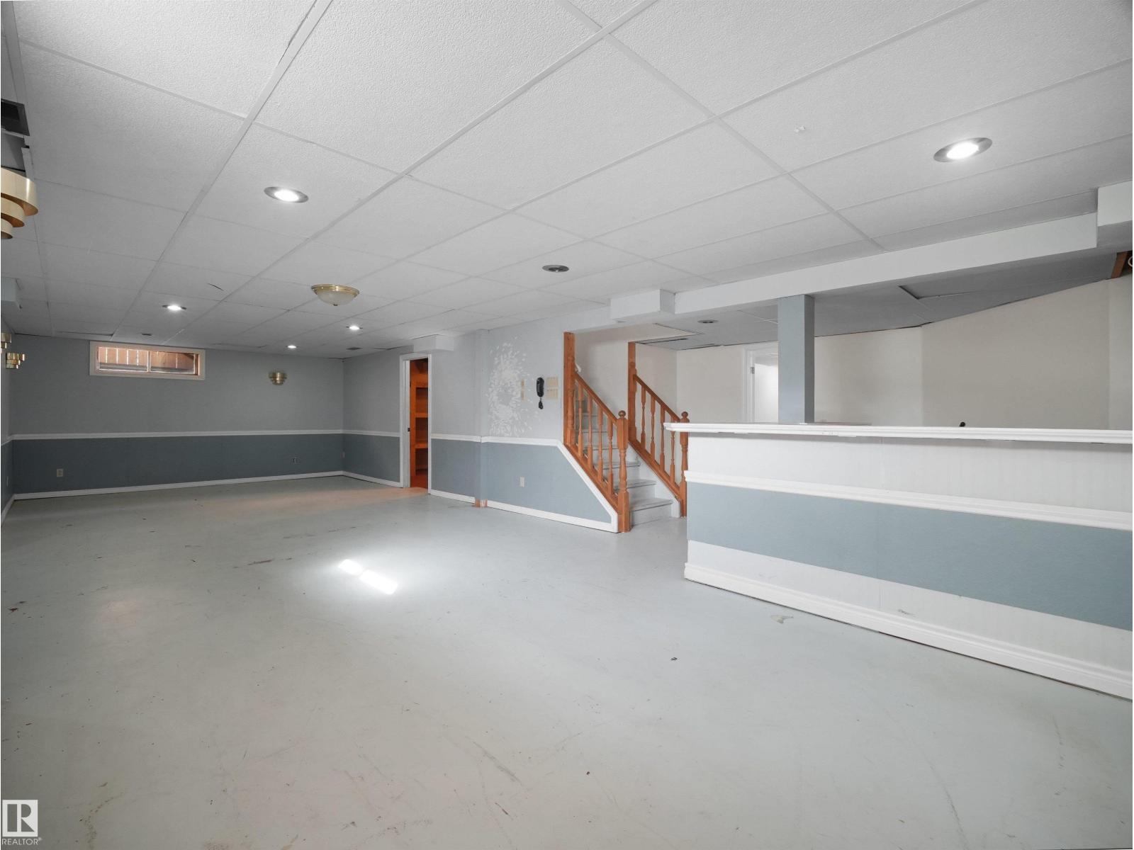 4103 28 AV NW - 38