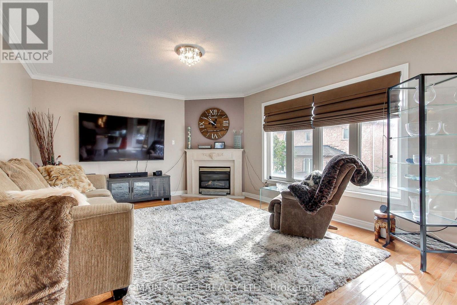 196 Wainscot Avenue, Newmarket, ON photo 16