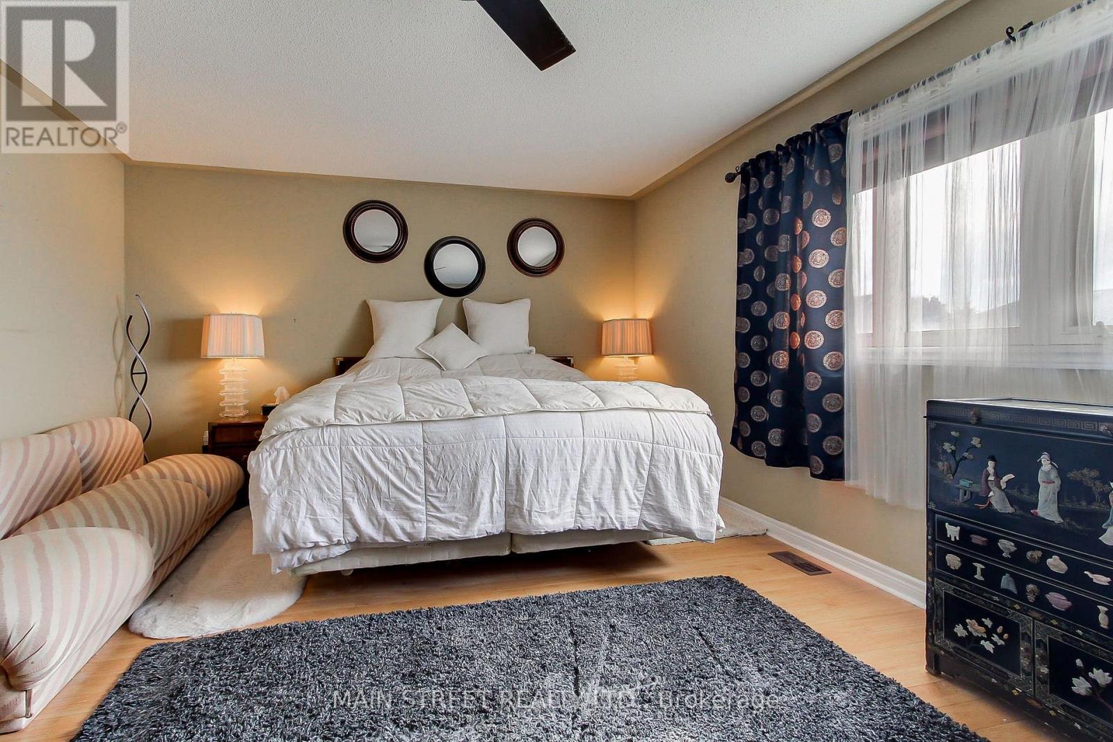 196 Wainscot Avenue, Newmarket, ON photo 20