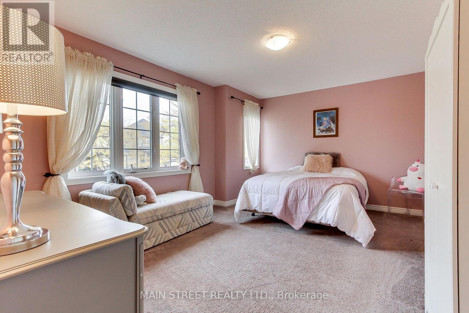 196 Wainscot Avenue, Newmarket, ON photo 23