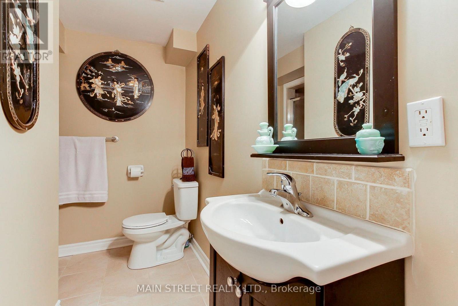 196 Wainscot Avenue, Newmarket, ON photo 34