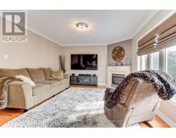 196 Wainscot Avenue, Newmarket, ON L3X2X4 Photo 17