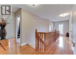 196 Wainscot Avenue, Newmarket, ON L3X2X4 Photo 18