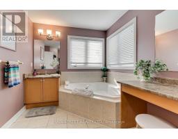 196 Wainscot Avenue, Newmarket, ON L3X2X4 Photo 22