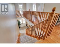 196 Wainscot Avenue, Newmarket, ON L3X2X4 Photo 25