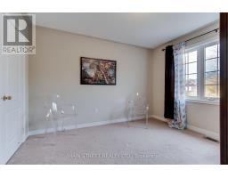196 Wainscot Avenue, Newmarket, ON L3X2X4 Photo 26