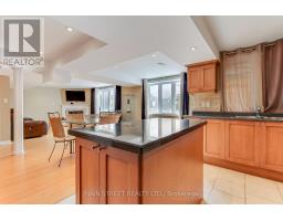 196 Wainscot Avenue, Newmarket, ON L3X2X4 Photo 29