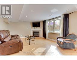 196 Wainscot Avenue, Newmarket, ON L3X2X4 Photo 31