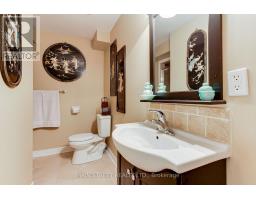196 Wainscot Avenue, Newmarket, ON L3X2X4 Photo 34